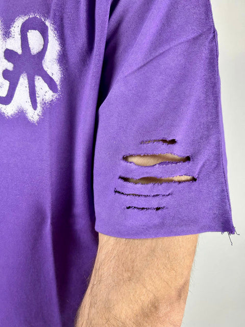 T-shirt DISCLAIMER scratch con strappi capo in tinto viola