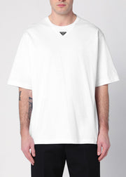 T-shirt PRADA con placca oversize logo bianca