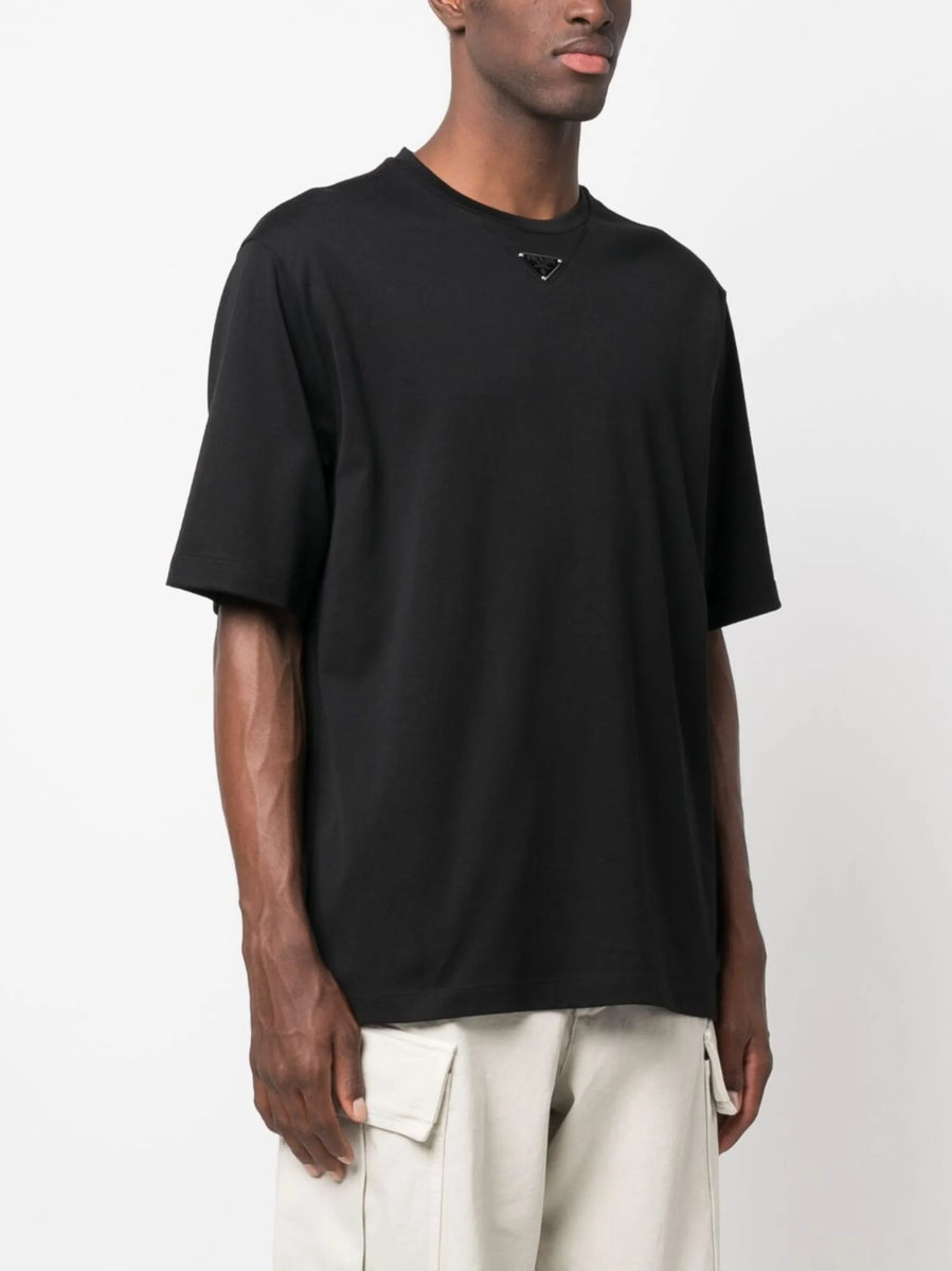 T-shirt PRADA con placca oversize logo nera – MASCARO